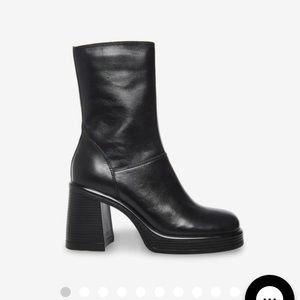 Steve Madden “Fantsie” black leather bootie!